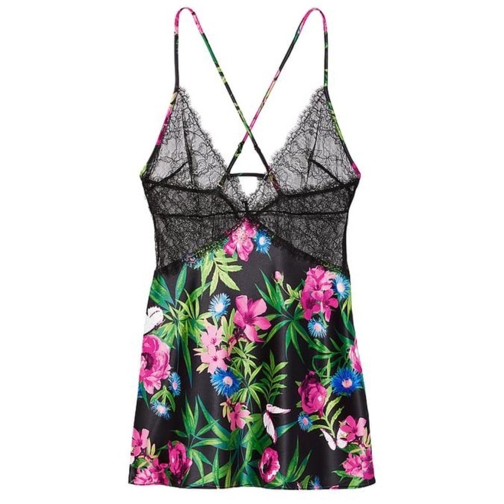 Victoria’s Secret Lace Plunge Slip
Lingerie - Picture 3 of 12